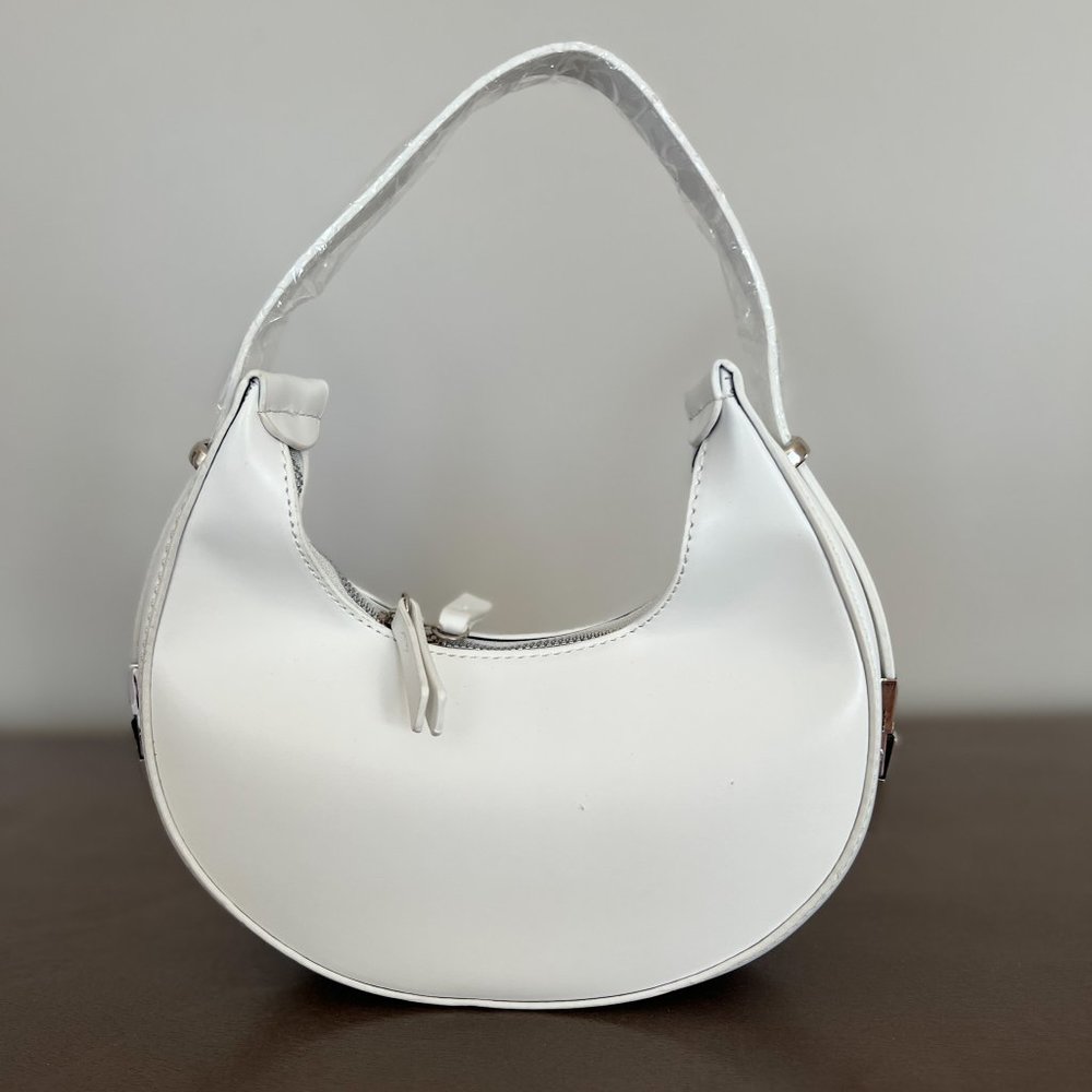 🌸3/$15🌸 White Baguette Bag - Picture 6 of 9